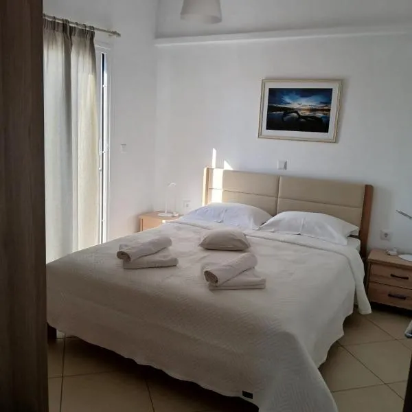 Niko's apartments 1 โรงแรมในเอลาฟอนนิซอส
