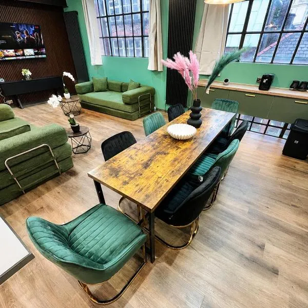 2BR Central Apt - Parking -2 Baths - Bars & Trains, hotel v Liverpoole