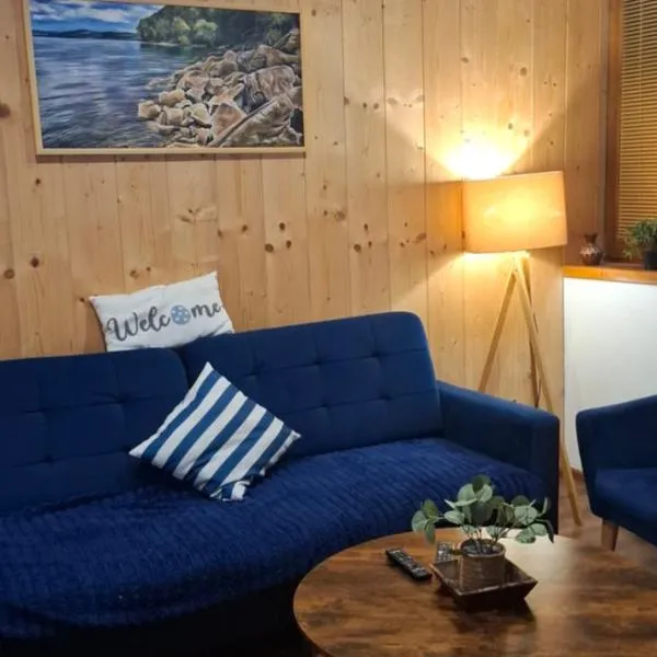 Apartmany Milano s výrivkou a terasou, отель в городе Kvakovce