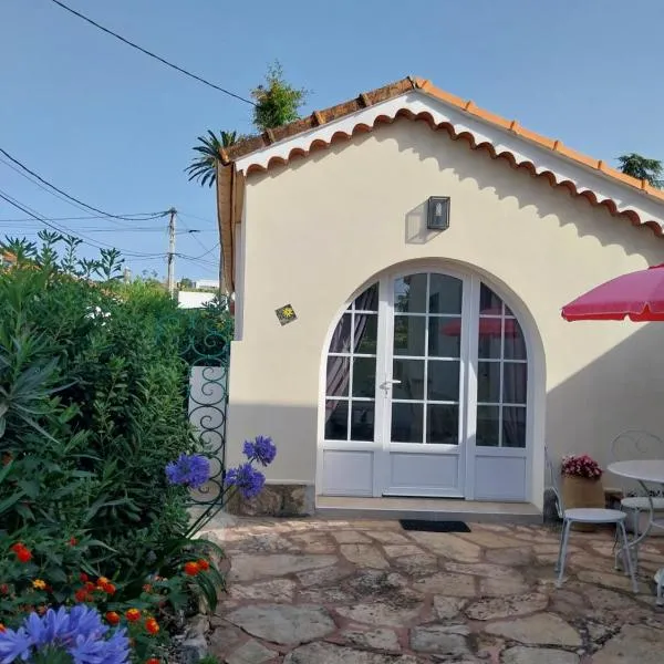 Studio indépendant, front de mer et plage à 200m, hotell sihtkohas Antibes