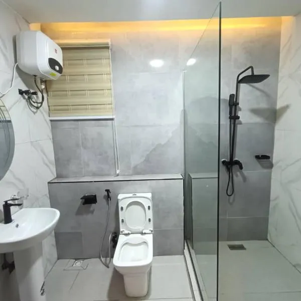 House 234, hotel 