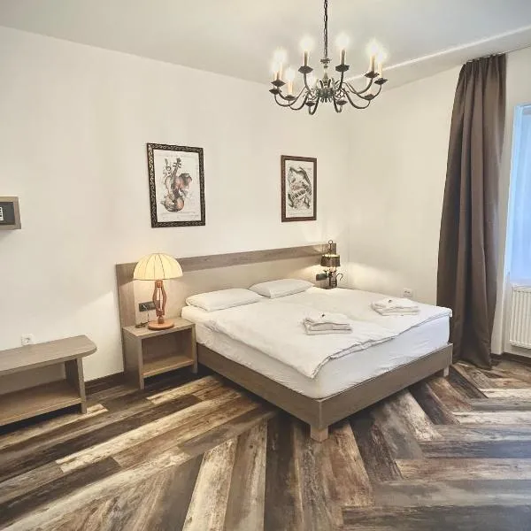 OH Apartments & Rooms, хотел в Любляна