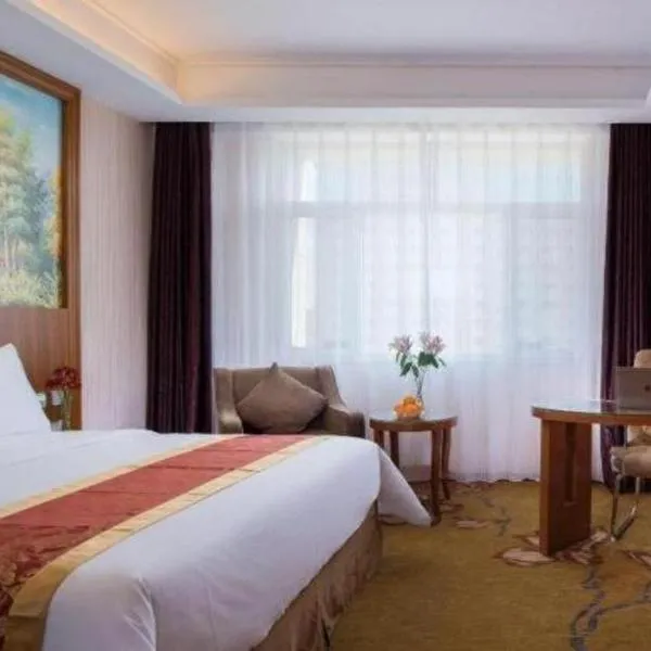 Vienna Hotel Tongliao Ke'erqin, hotel di Tongliao