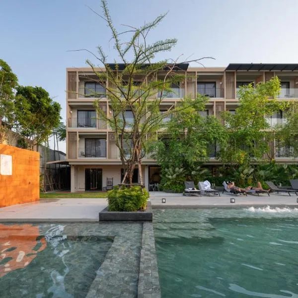 PAAK Hotel Suvarnabhumi, hotel di Lat Krabang