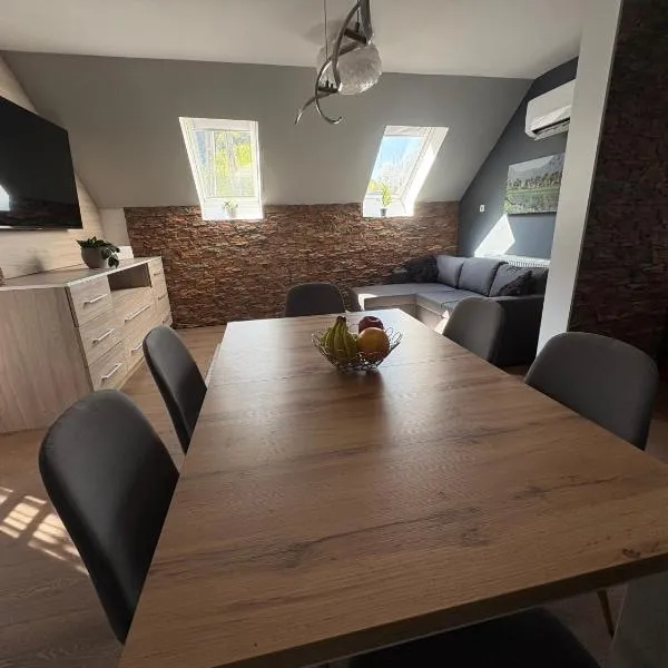 Klara Kaland Apartman, hotel di Sátoraljaújhely