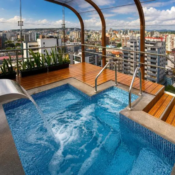 Mercure Alameda Quito, hotel en Quito