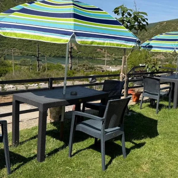 Xhoen guesthouse، فندق في شكودر