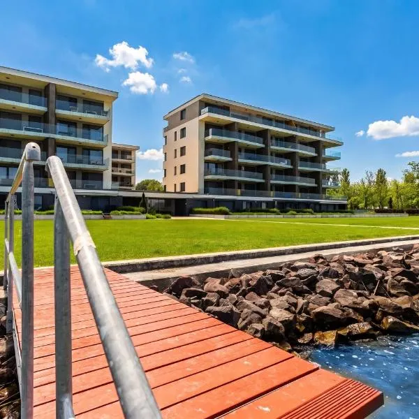 Viesnīca Lake Side Luxury Steps To The Lake Lela - Happy Rentals pilsētā Balatonlelle