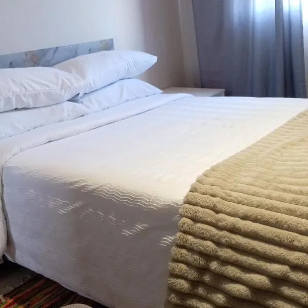 NGEBE Lodge jozini, hotel en Jozini