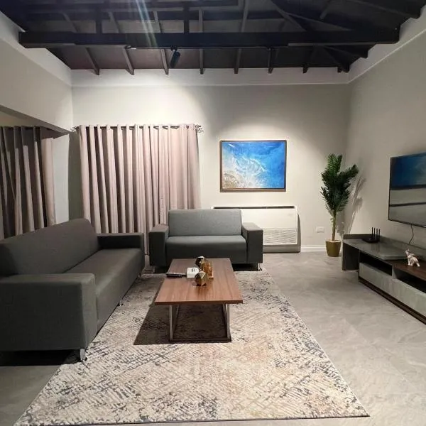 Villa with Private Swimming Pool، فندق في المنامة