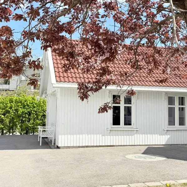 Charming Guesthouse near city center - parking available, Hotel in Sandefjord