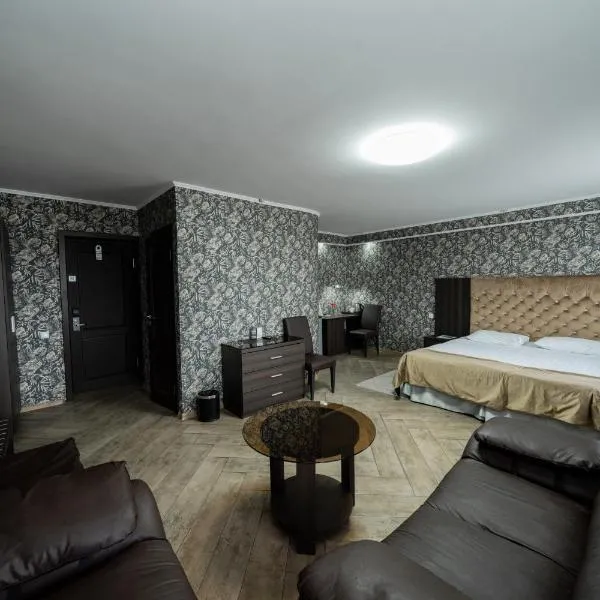 Ostrov Hotel, מלון בקוסטנאי