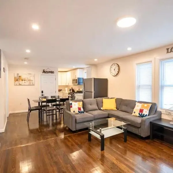 30-1 - 4BR Boston - Cozy Apt near Geneva Cliffs, hotel en Boston