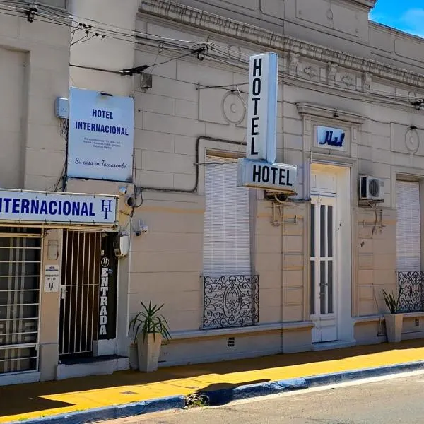 Hotel Internacional、タクアレンボーのホテル