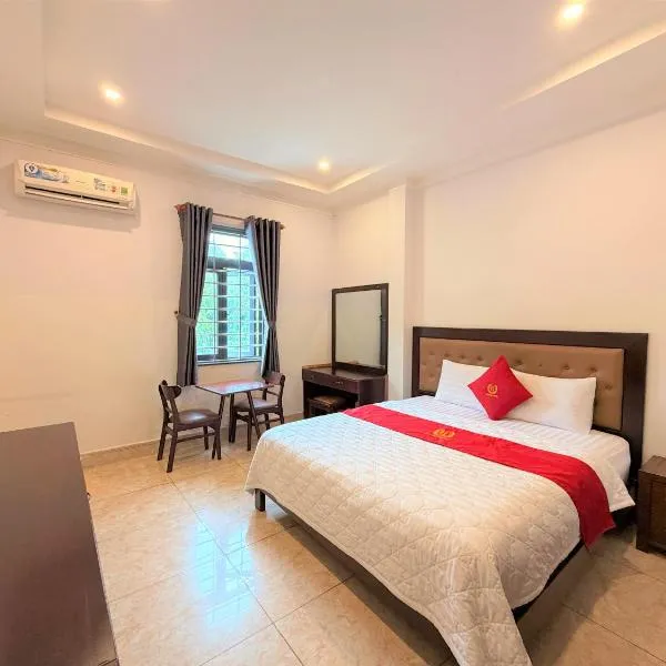 Golden Hotel Binh Duong, хотел в Xóm Hương Phùng