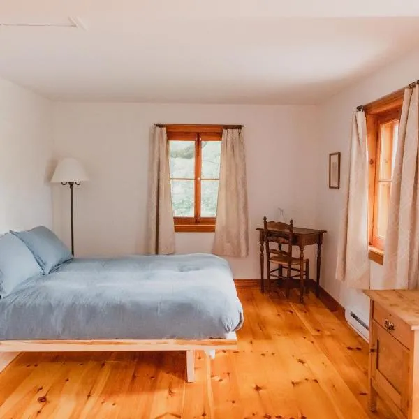 Triangle de l'Île Chambre Belle Bleue, hotel v destinaci Saint-Laurent-de-l'ile d'Orleans