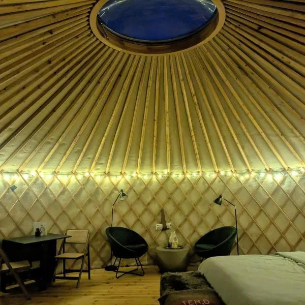 Jurte mit Kaminofen, Sauna & Sternenhimmel- Hasseldorf 10,位于Lindenberg的酒店