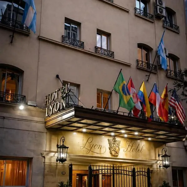 Hotel Lyon by MH، فندق في بوينس آيرس