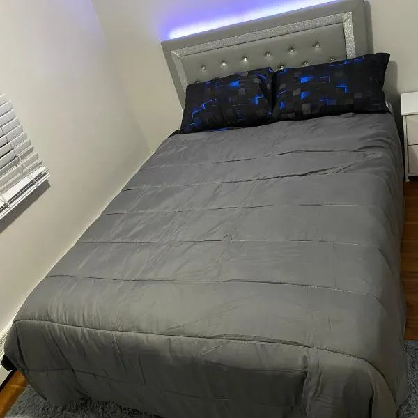 Bold property, hotel in Calgary