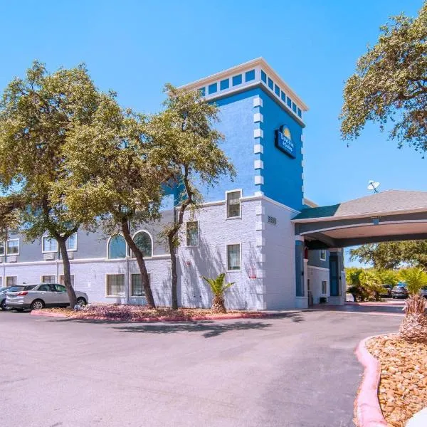 Days Inn & Suites by Wyndham San Antonio North/Stone Oak, hotel v mestu San Antonio