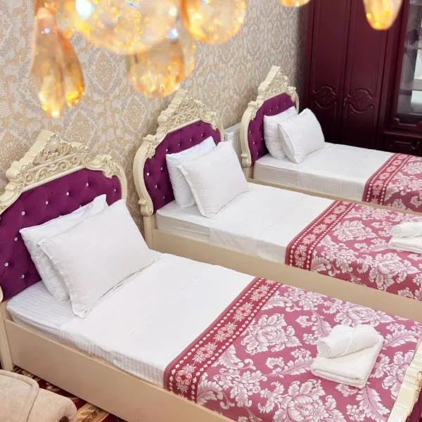 Private 3BR House 2 Min Walk to Registan, отель в Самарканде
