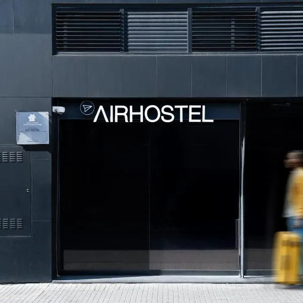 Airhostel Barcelona Airport 24h, hotel v destinácii El Prat de Llobregat