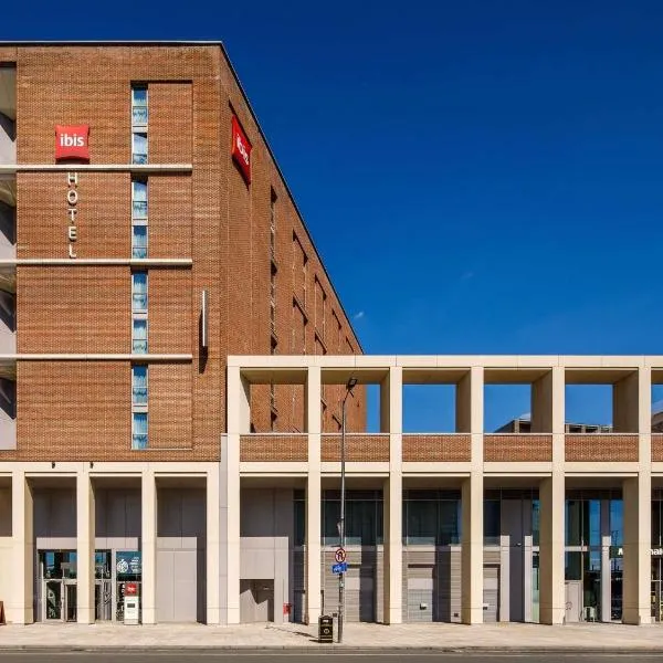 ibis London Canning Town, hotel in Londen