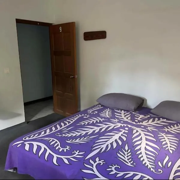 Mih-Loue Huahine Lodge T2, hotel em Fare