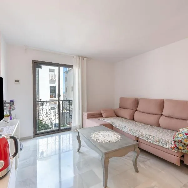 Enjoy Puerto Banus Next To Beach, hotel em Marbella