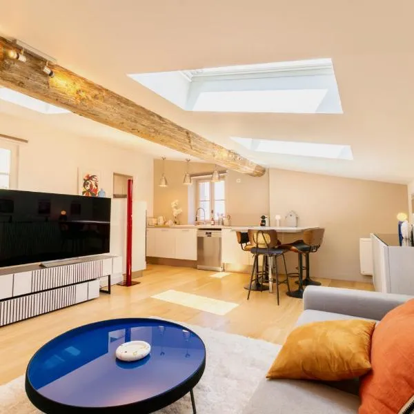 Duplex de charme avec 2 Chambres, Climatisation & Parking en Centre-Ville、ボルドーのホテル