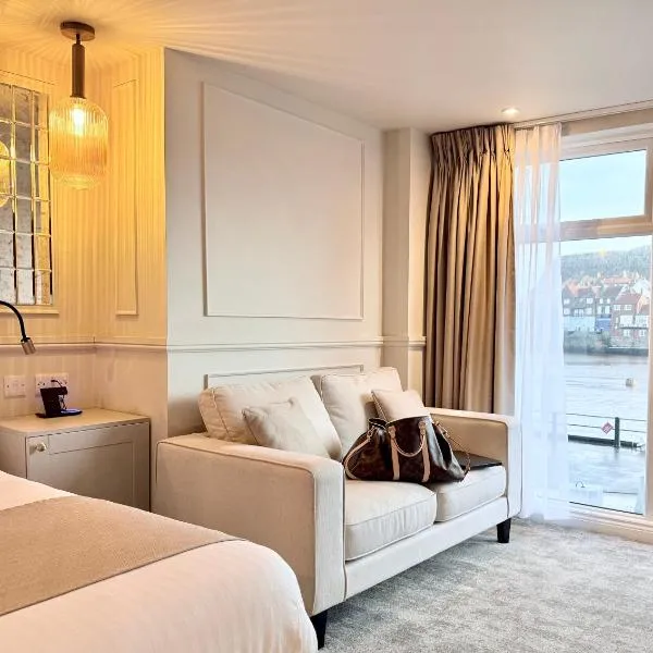 Number 3 Pier Road Suites, khách sạn ở Whitby
