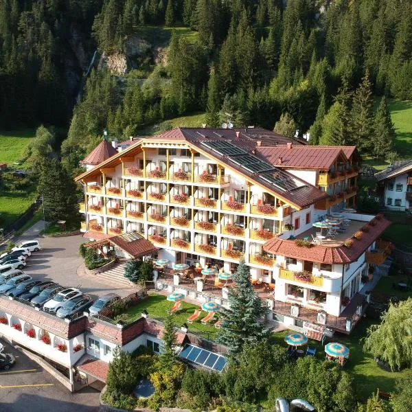 Canazei में, होटल Hotel Cesa Tyrol