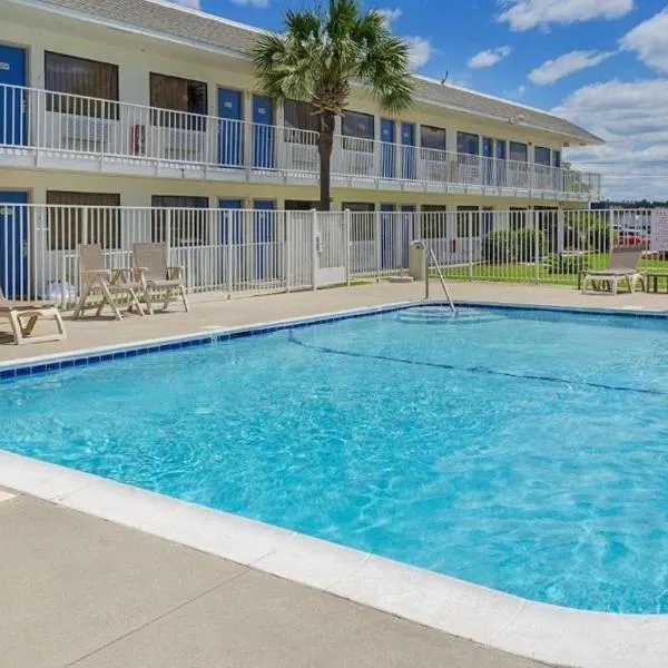 Motel 6 Gulfport, MS Airport, khách sạn ở Gulfport