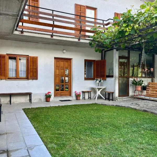 Apartma Danijela, hotell i Kanal