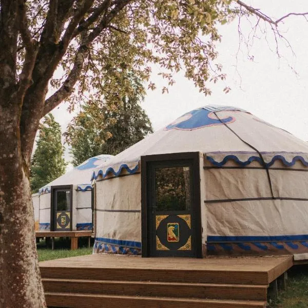 Yurt Mongolia - Camp La Belle Vie, hotell i Berdorf