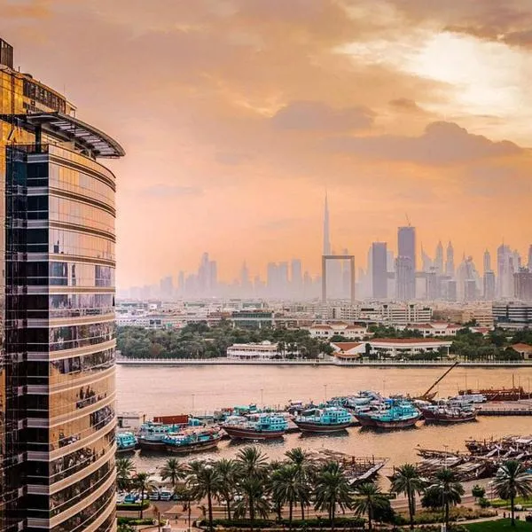दुबई में, होटल Mövenpick Dubai Creek