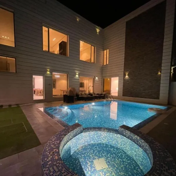 Villa with private Pool A, Hotel in Al Khīrān