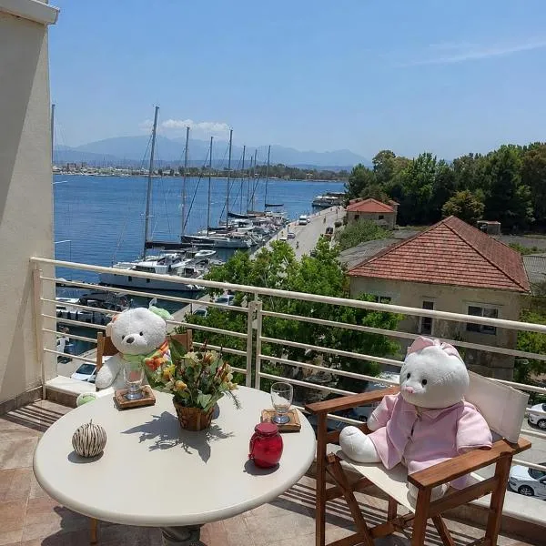 AB Preveza Apartments-15 Meters Over the Sea Attic & Alexander's the Great Executive Suite, хотел в Preveza
