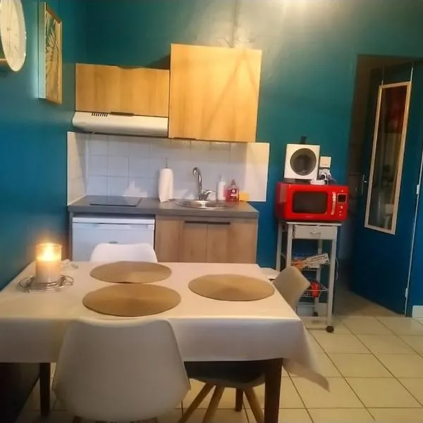 Furnished Studio Room, Residential Neighborhood, hotel di Ploemeur
