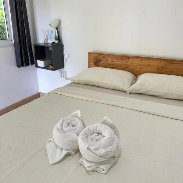 โรงแรมซุนเซนโฮมแอนด์คาเฟ่, hotel en Ban Na Lao