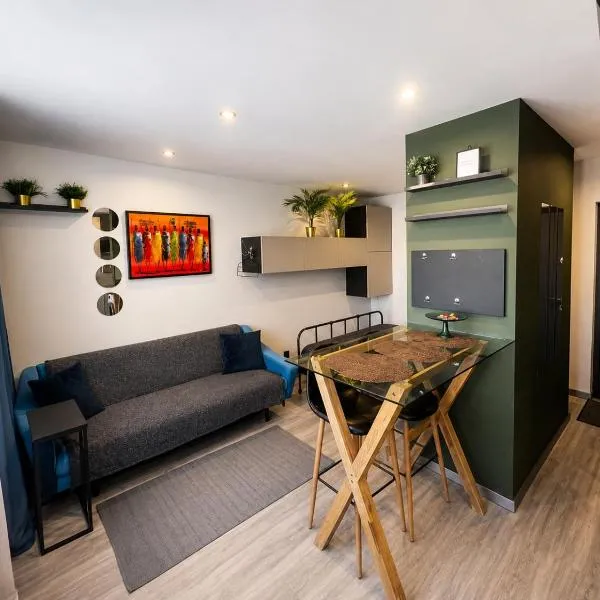 Premium Spotless Studio in the Heart of Piņķi, Quiet, Free Parking, hotel a Piņķi