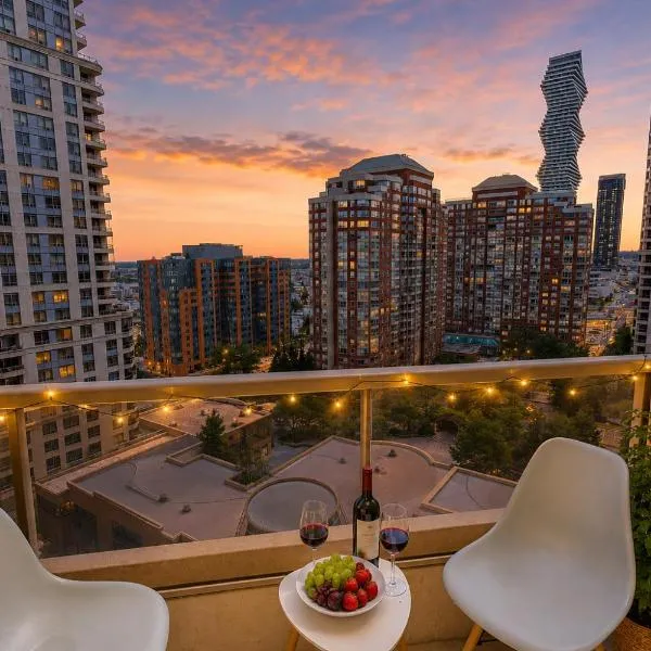 High-End 2BR 2BATH Condo-Steps to Square One Mall, hotel en Mississauga