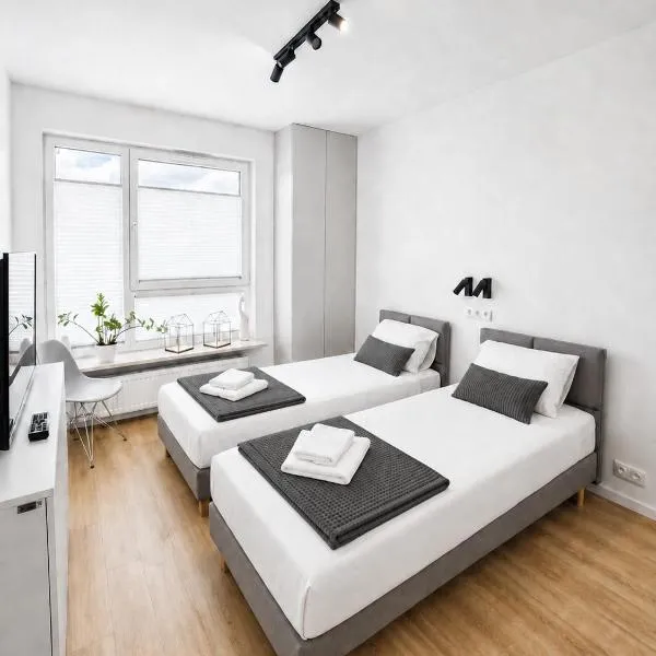 APARTAMENT 4 bed 2 room WARSAW, hótel í Varsjá