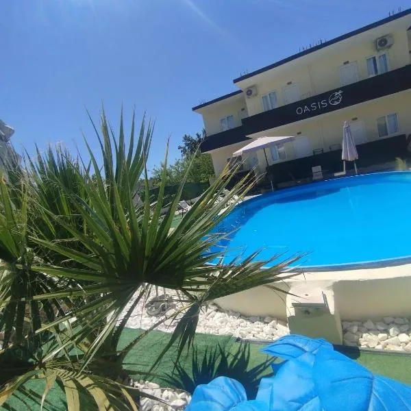 Viesnīca Oasis luxury apartments pilsētā Monastirákion