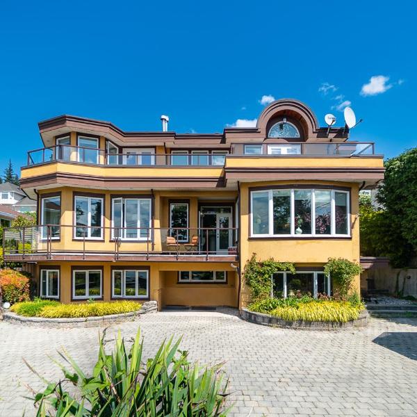 Casa del Mar Villa, North Vancouver