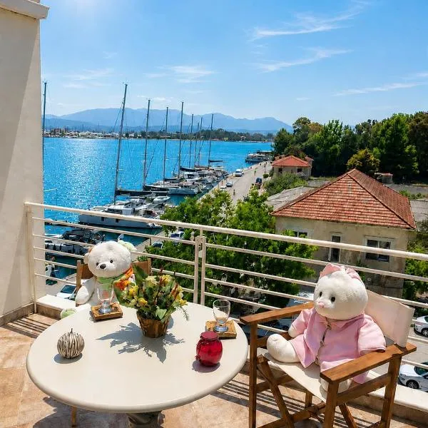 AB Preveza Apartments-15 Meters Over the Sea Attic & Alexander's the Great Executive Suite, hotel Prévezában