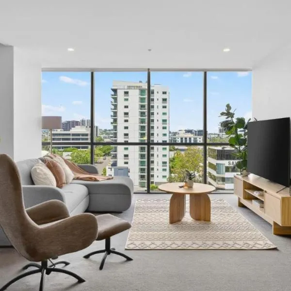 Luxe 2Bd with City Views Sleeps 6 Pool Balcony Car Park Walk To Suncorp, hotel Brisbane-ben