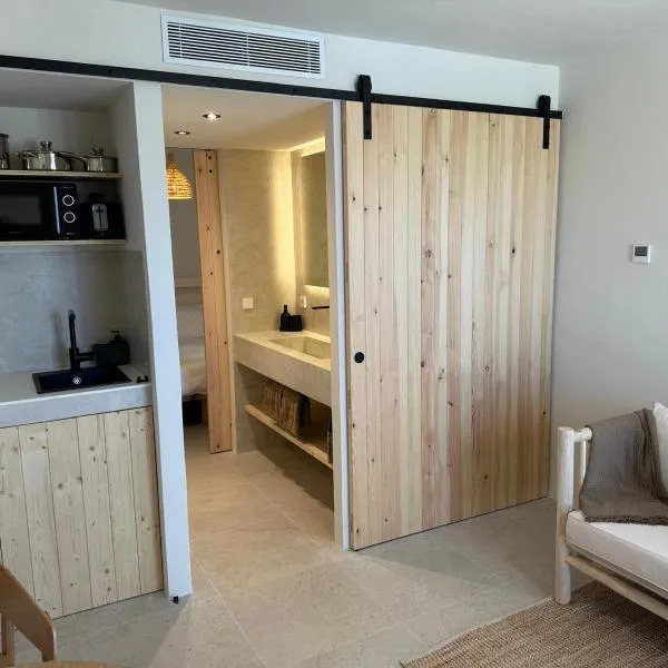 Apartamentos Eugenio by Formentera Passport: La Savina'da bir otel