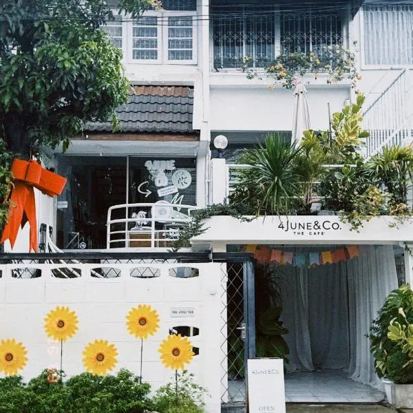4 JUNE&CO The cafe โรงแรมในBan Bang Toei (1)
