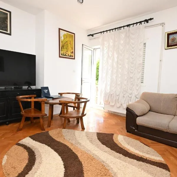 Hostel Holiday Cetinje โรงแรมในเซทินเจ